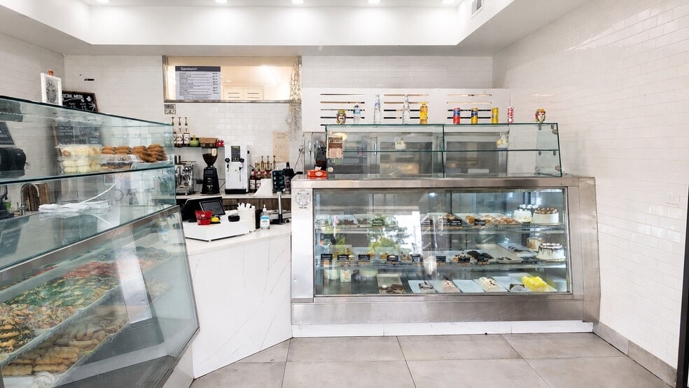 More Photos Of 5742-5744 N Milwaukee Ave, Chicago Storefront Retail Residential For Lease