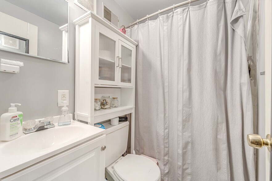 More Photos Of 1531 Green St, Philadelphia Apartments For Sale