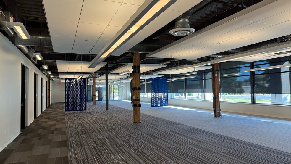 More Photos Of 801 S 60th St, West Allis Office For Lease