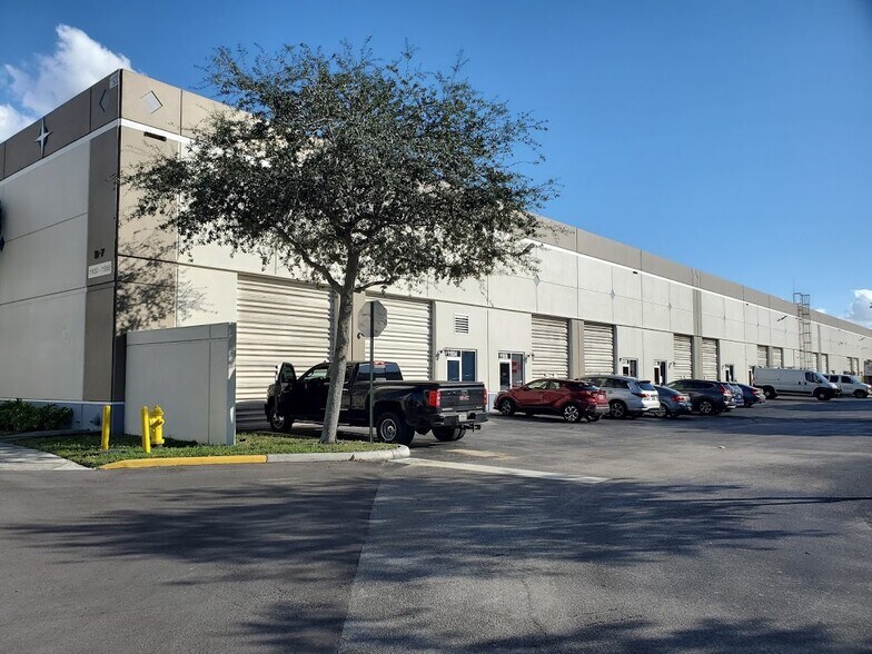 More Photos Of 11822-12094 Miramar Pky, Miramar Warehouse For Lease