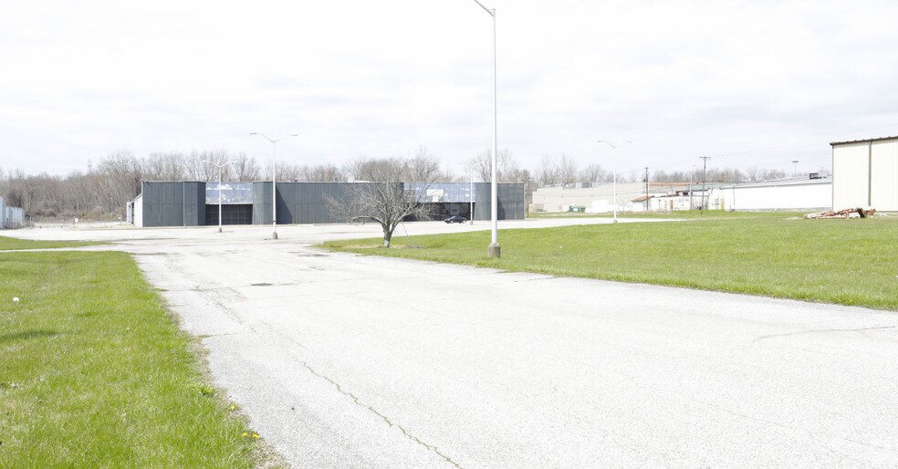 More Photos Of 2501 Garfield Ave, Parkersburg Warehouse For Sale