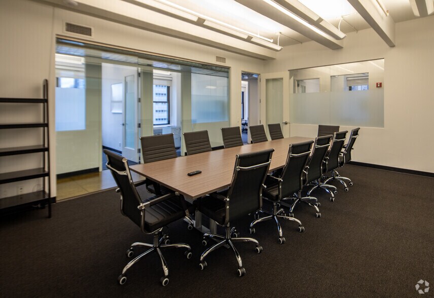 More Photos Of 589 Eighth Ave, New York Loft Creative Space For Lease
