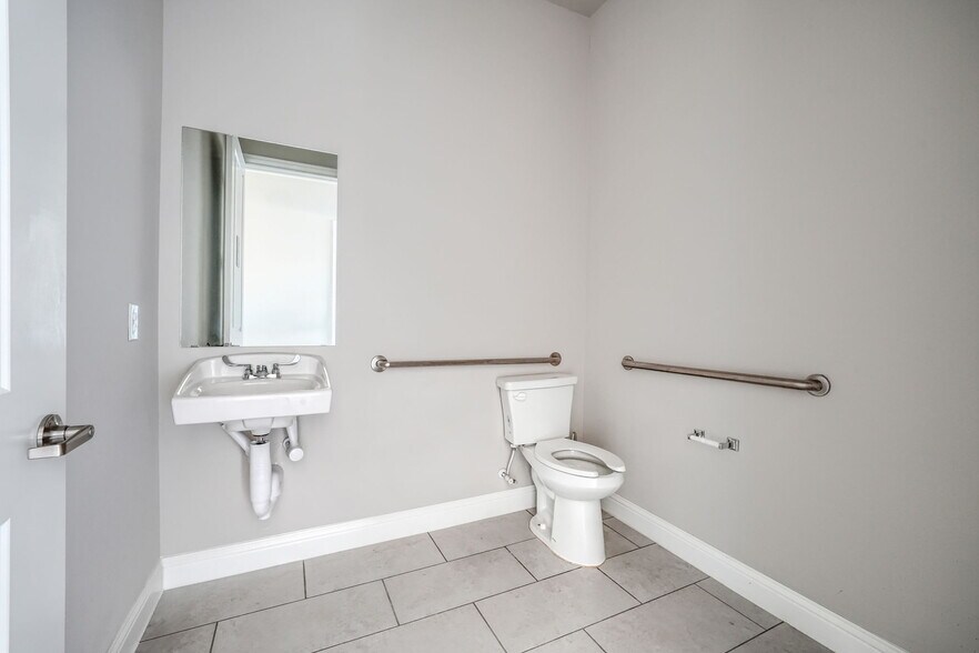 More Photos Of 2601 Little Elm Pky, Little Elm Coworking Space