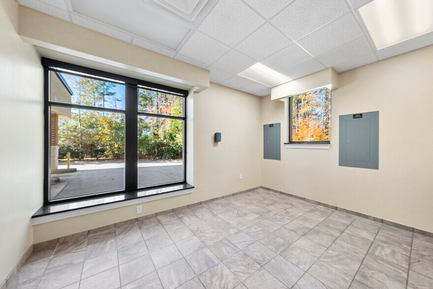 More Photos Of 701 Mutual Ct, Raleigh Office For Sale