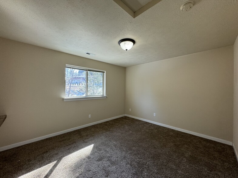 More Photos Of 917-922 W Pirate Ln, Spokane Apartments For Sale