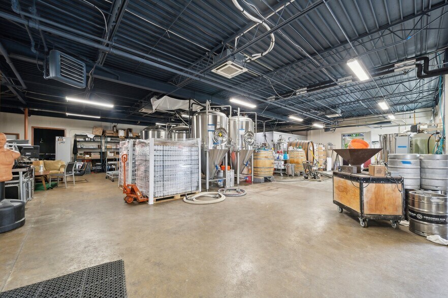 More Photos Of 704 Dawn St, Richmond Warehouse For Sale