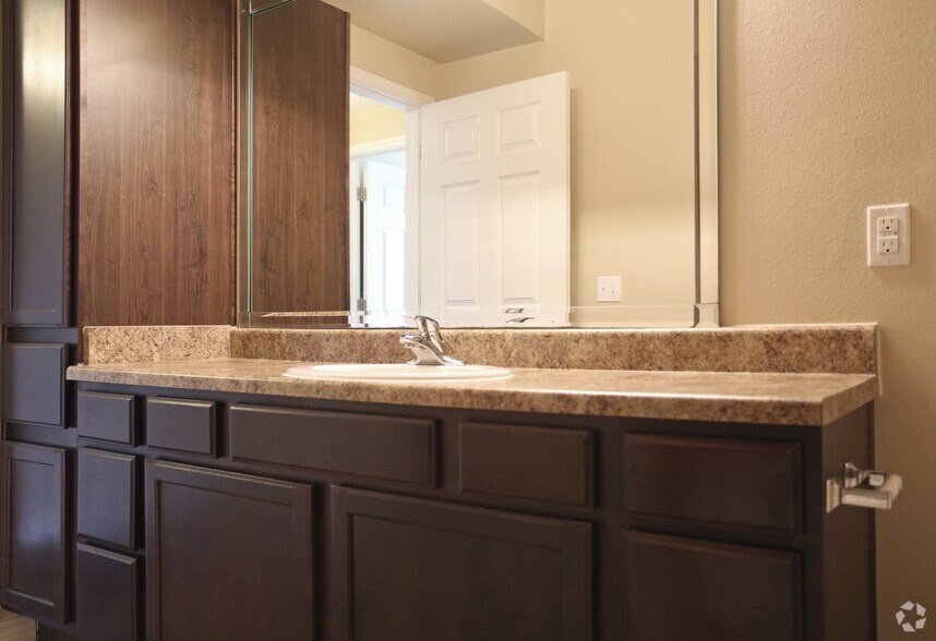 More Photos Of 2807 Daniel Mccall Dr, Lufkin Apartments For Sale