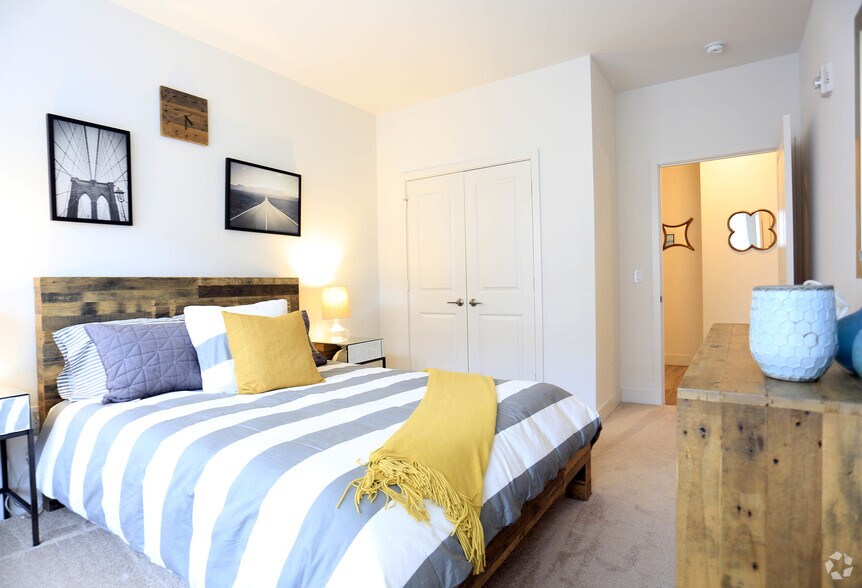 More Photos Of 515 West Ave, Norwalk Unknown For Lease