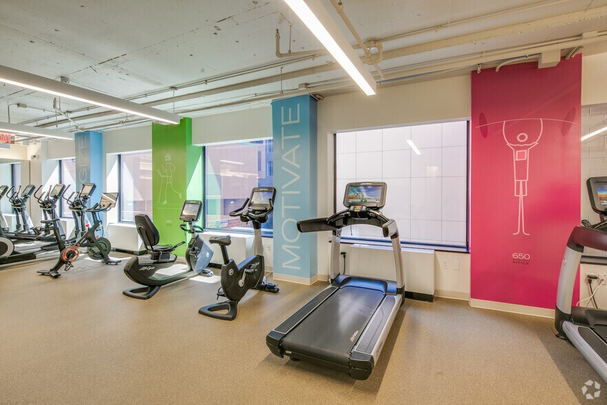 More Photos Of 650 Massachusetts Ave NW, Washington Office For Lease