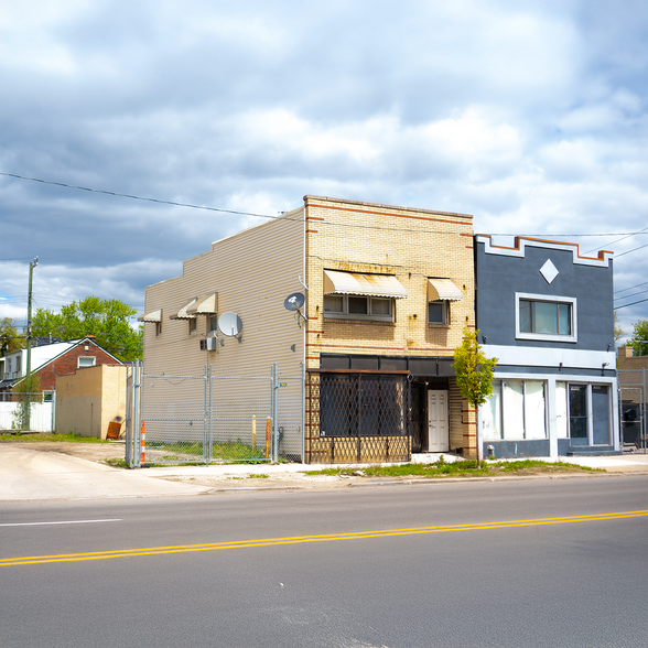 More Photos Of 19510 W Warren Ave, Detroit Storefront Retail Office For Sale