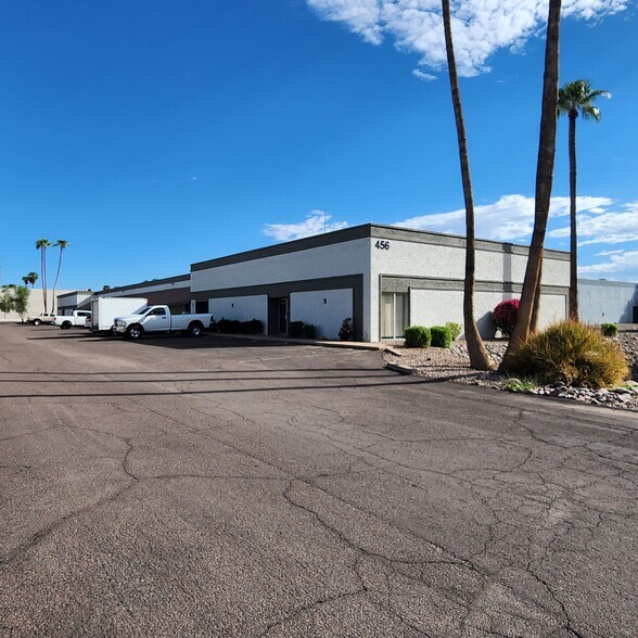 More Photos Of 456 E Juanita Ave, Mesa Warehouse For Lease