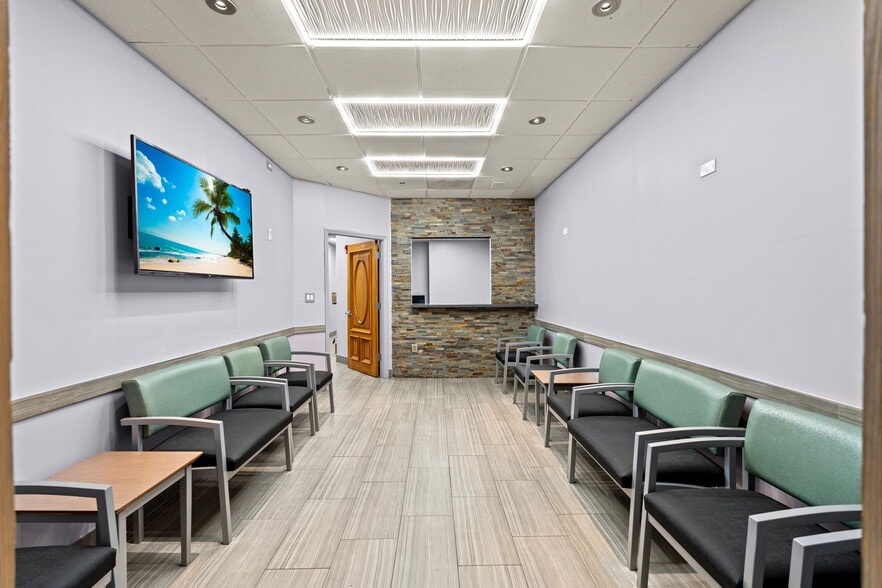 More Photos Of 9970 S Central Park Blvd, Boca Raton Medical For Lease