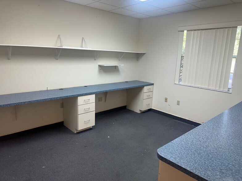 More Photos Of 4611 NW 53rd Ave, Gainesville Office For Lease