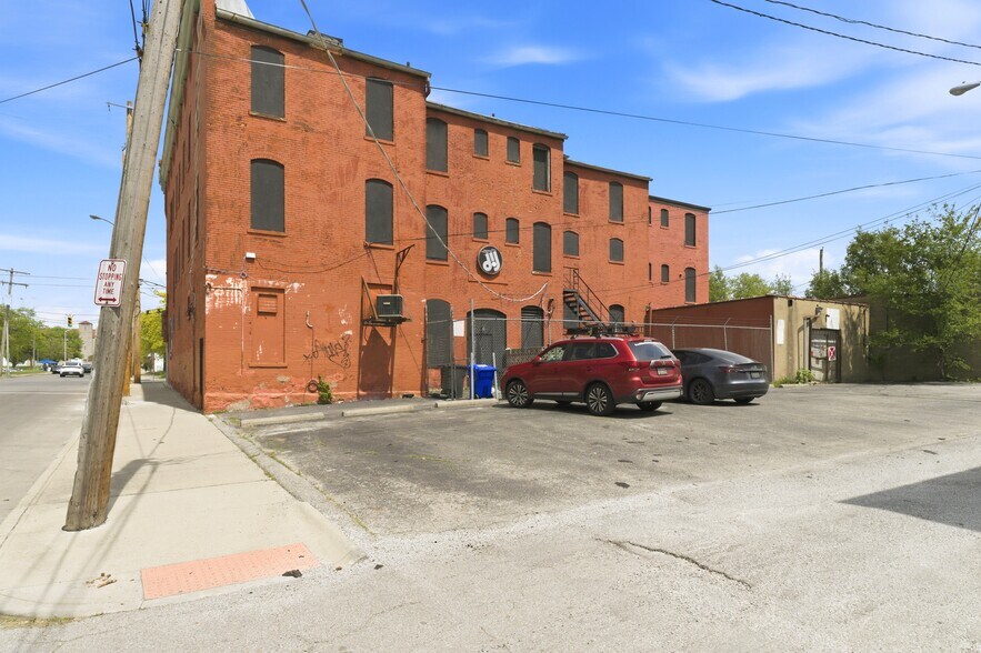 More Photos Of 1081-1087 Mt Vernon ave, Columbus Flex For Sale