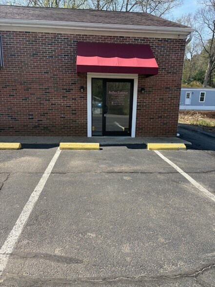 More Photos Of 197 West St, Ware General Retail For Lease