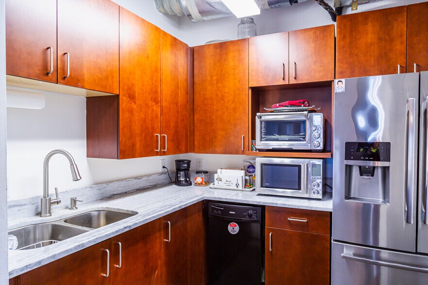 More Photos Of 319 Atlanta St, Marietta Office For Sale