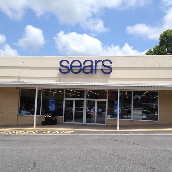 More Photos Of 2420-2430 Virginia Ave, Collinsville General Retail For Lease