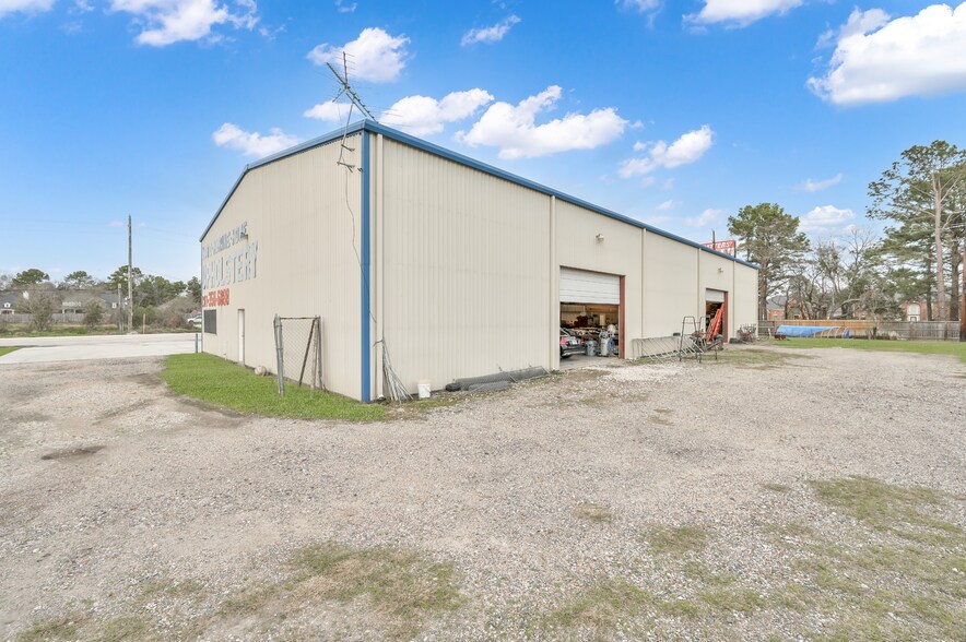 More Photos Of 2819 Louetta Rd, Spring Showroom For Lease