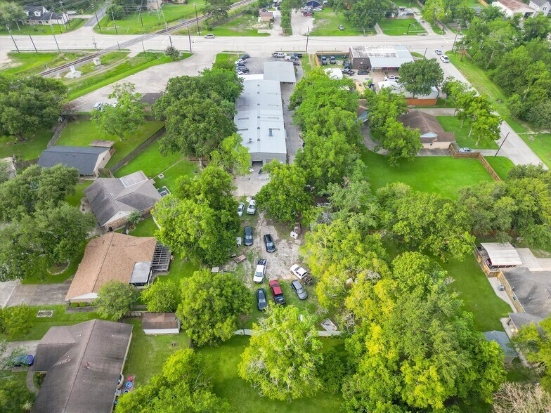 More Photos Of 1415 Massey Tompkins Rd, Baytown Industrial For Sale