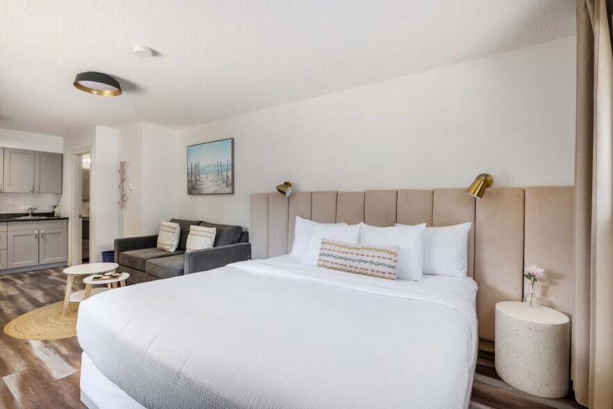 More Photos Of 4201 Skaha Lake Rd, Penticton Hotel For Sale