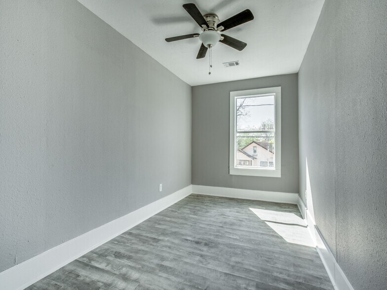 More Photos Of 810-812 Maltby St, Houston Apartments For Sale