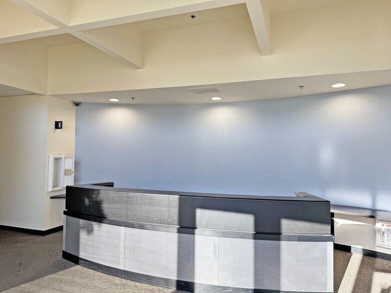 More Photos Of 428 Aviation Blvd, Santa Rosa Warehouse For Sale
