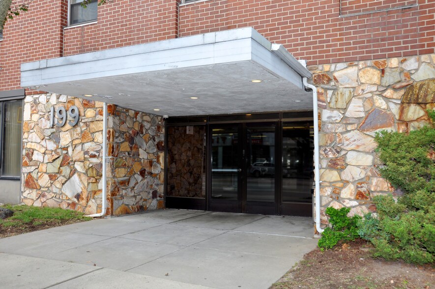 More Photos Of 199 Jericho Tpke, Floral Park Medical For Lease