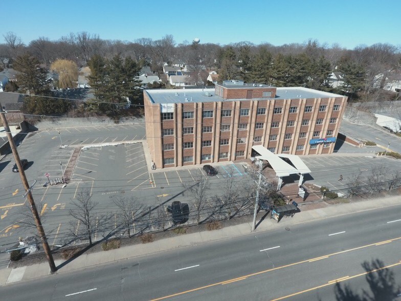 More Photos Of 1615 Northern Blvd, Manhasset Office For Lease