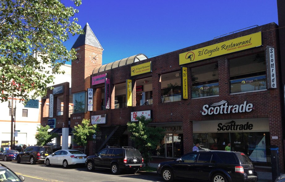 Primary Photo Of 70-09 Austin St, Forest Hills Storefront Retail Office For Lease