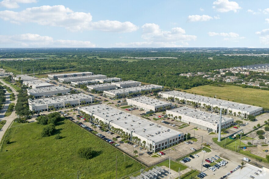 More Photos Of 9220 Kirby Dr, Houston Unknown For Lease