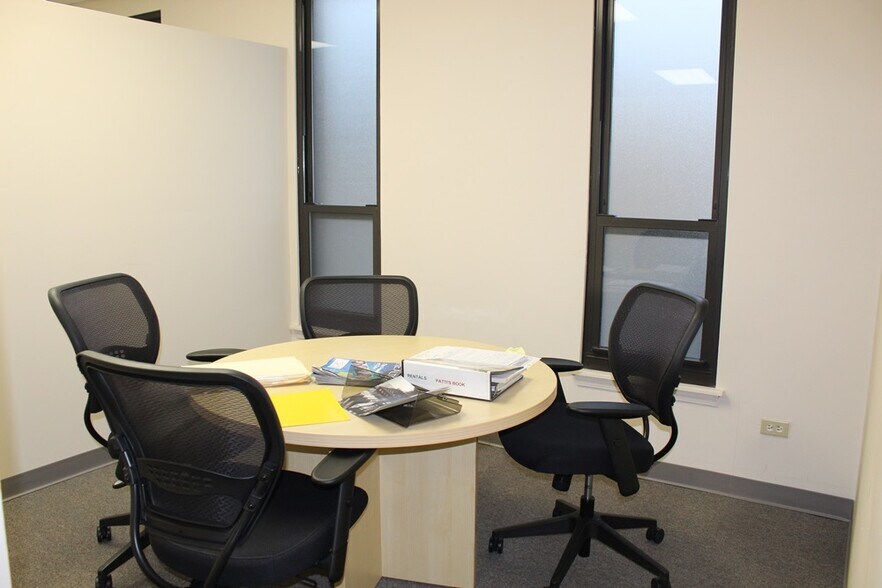More Photos Of 6252 N Lincoln Ave, Chicago Office For Lease
