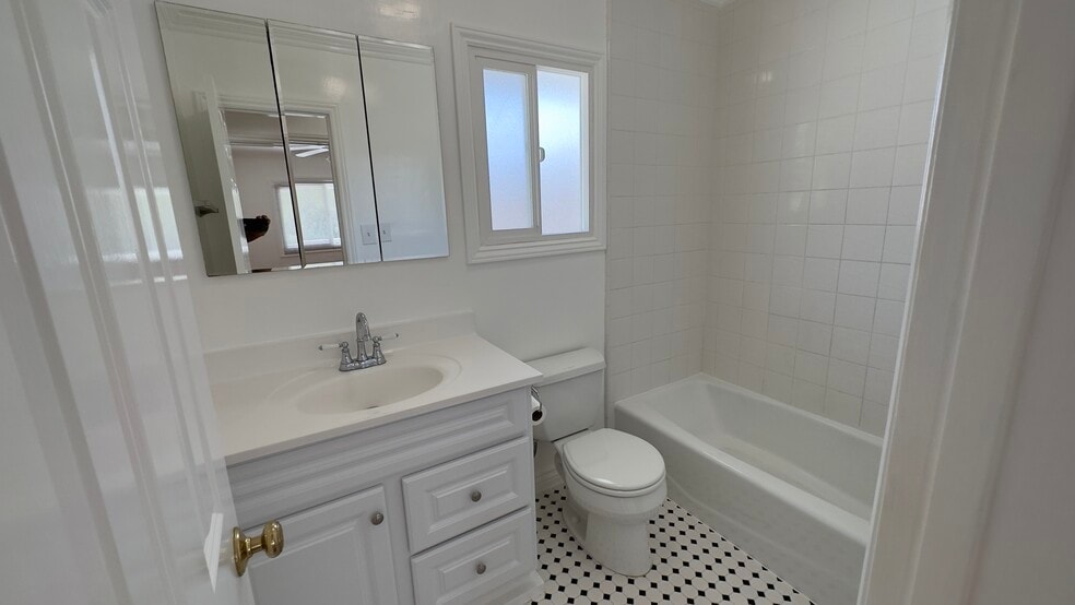 More Photos Of 200-202 E Huntington Dr, Alhambra Apartments For Sale