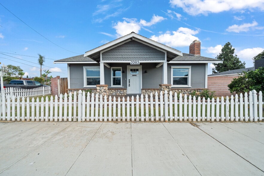 More Photos Of 2283 N Batavia St, Orange Contractor Storage Yard For Sale