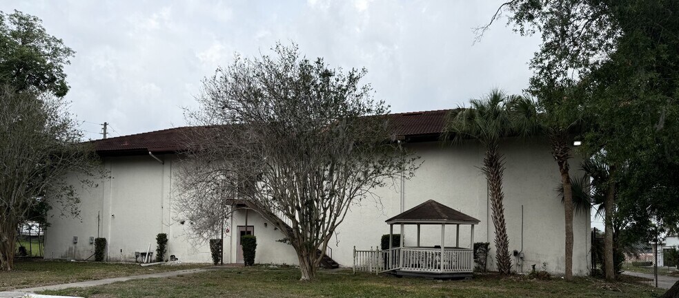 More Photos Of 7725 N Orange Blossom Trl, Orlando Warehouse For Sale