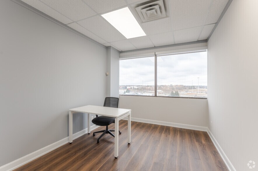 More Photos Of 700 Dorval Dr, Oakville Unknown For Lease