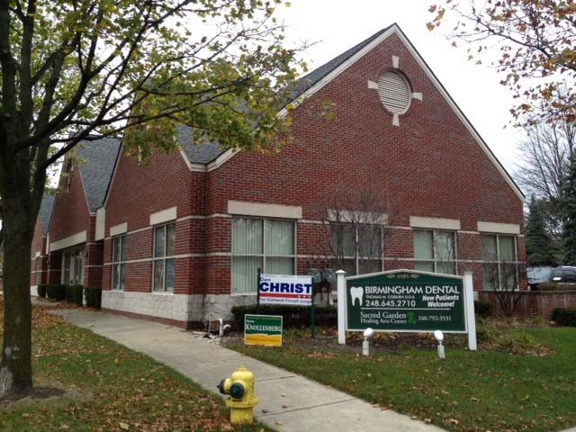 More Photos Of 2151 E 14 Mile Rd, Birmingham Medical For Lease