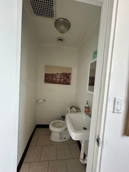 More Photos Of 145 Babylon Tpke, Roosevelt Warehouse For Lease