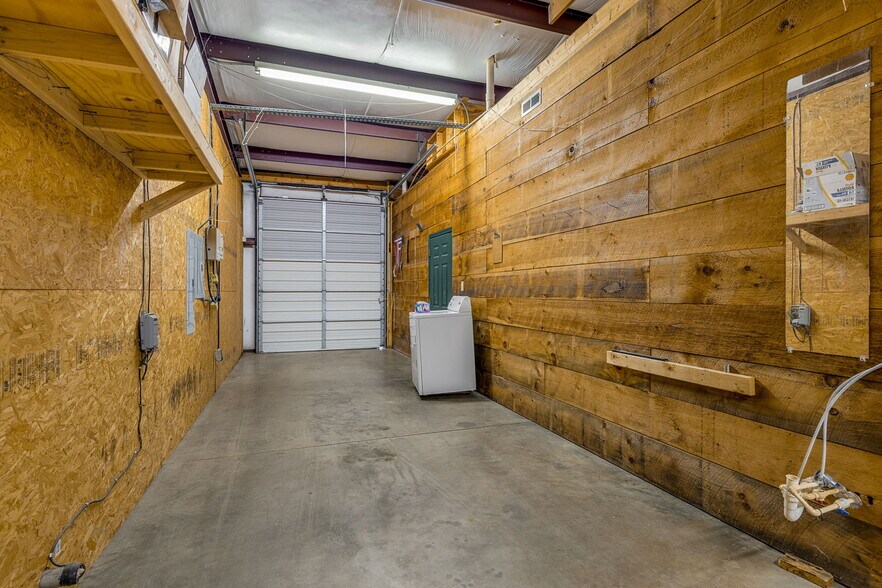 More Photos Of 405 Pearman Dairy Rd, Anderson Freestanding For Sale