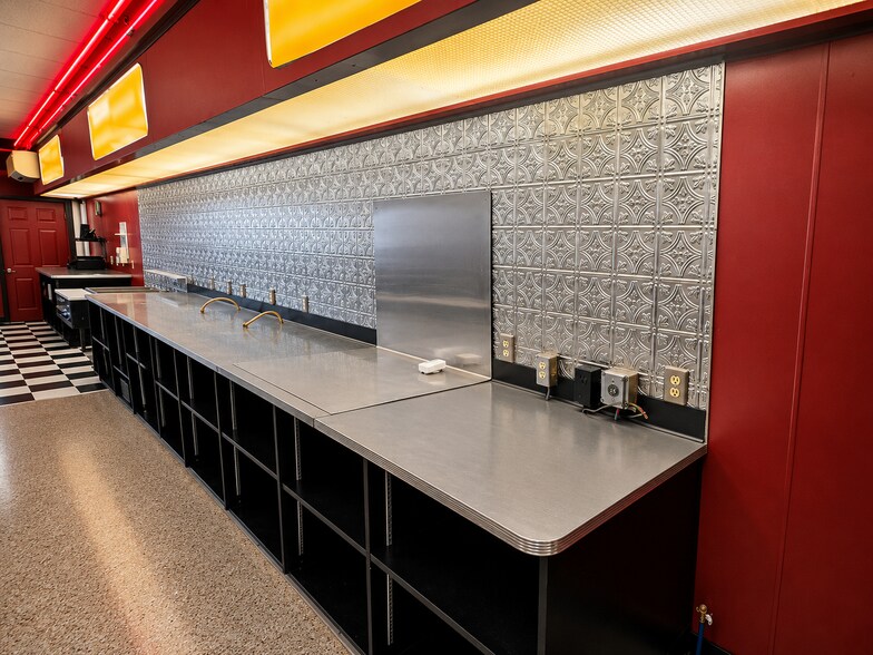 More Photos Of 53 Fall St, Seneca Falls General Retail For Lease