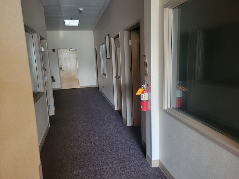 More Photos Of 5300 MacArthur Blvd, Vancouver Office For Lease