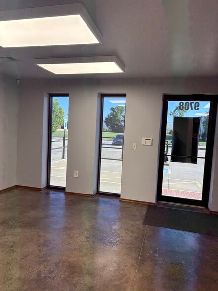 More Photos Of 9708 NW 6th St, Oklahoma City Distribution For Lease