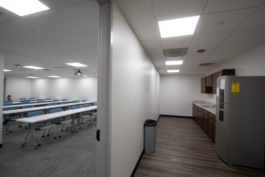 More Photos Of 1717 Deerfield Rd, Deerfield Office For Lease