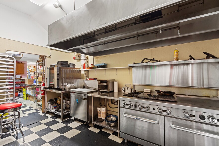 More Photos Of 5030 State Hwy, Eastham Freestanding For Sale