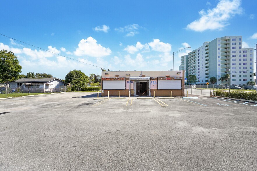More Photos Of 2381-2389 NW 54th St, Miami Freestanding For Sale