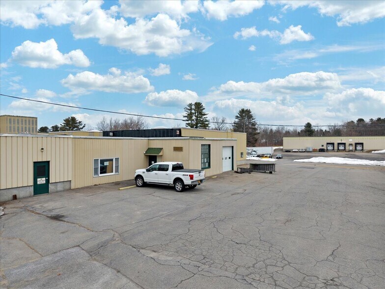 More Photos Of 15 E Elm St, Broadalbin Warehouse For Lease