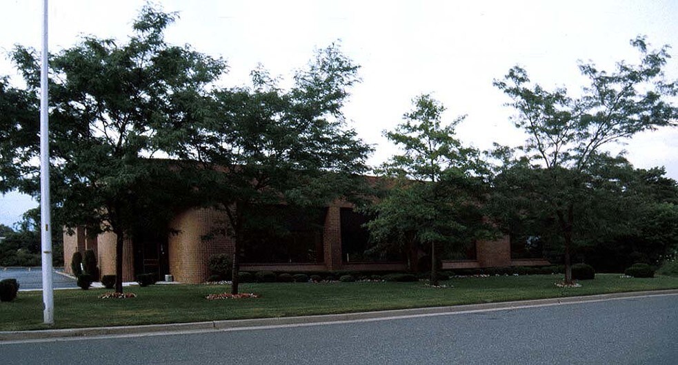 More Photos Of 45 Banfi Plz, Farmingdale Warehouse For Sale