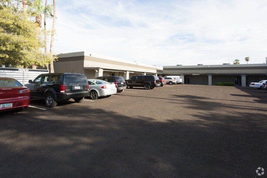 More Photos Of 320 E 10th Dr, Mesa Warehouse For Lease