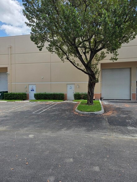 More Photos Of 601 N Congress Ave, Delray Beach Warehouse For Sale