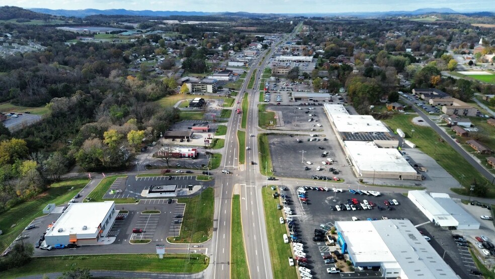 More Photos Of 305 E Broadway Blvd, Jefferson City Storefront Retail Office For Lease
