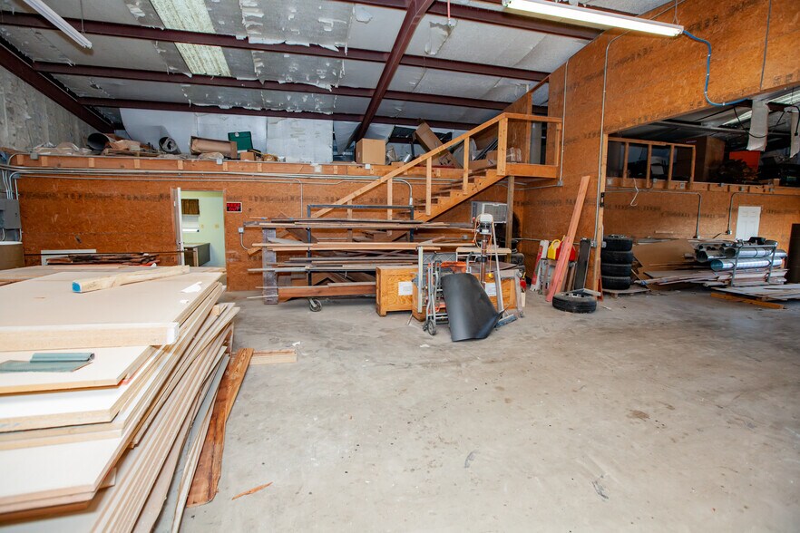 More Photos Of 5711 Monaco Cir, San Antonio Warehouse For Sale